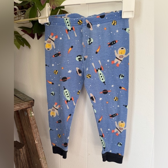 🚀 Carter’s Space Print 100% Cotton Pajama Set | Size 18 Months 🌙 - Picture 4 of 6